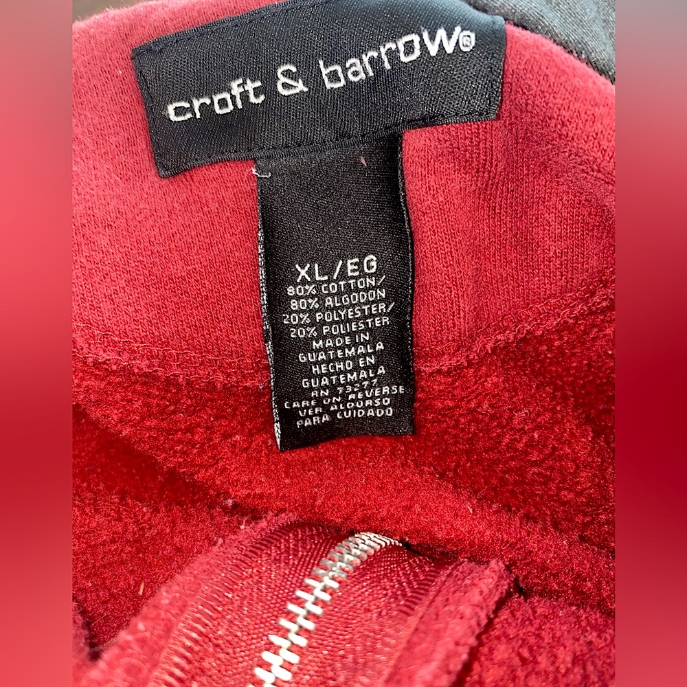 Red pullover - Picture 3 of 3